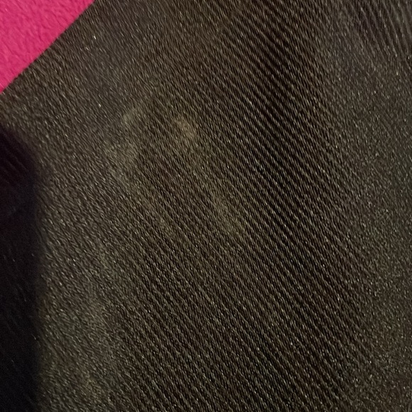 Black tank top - Picture 4 of 5